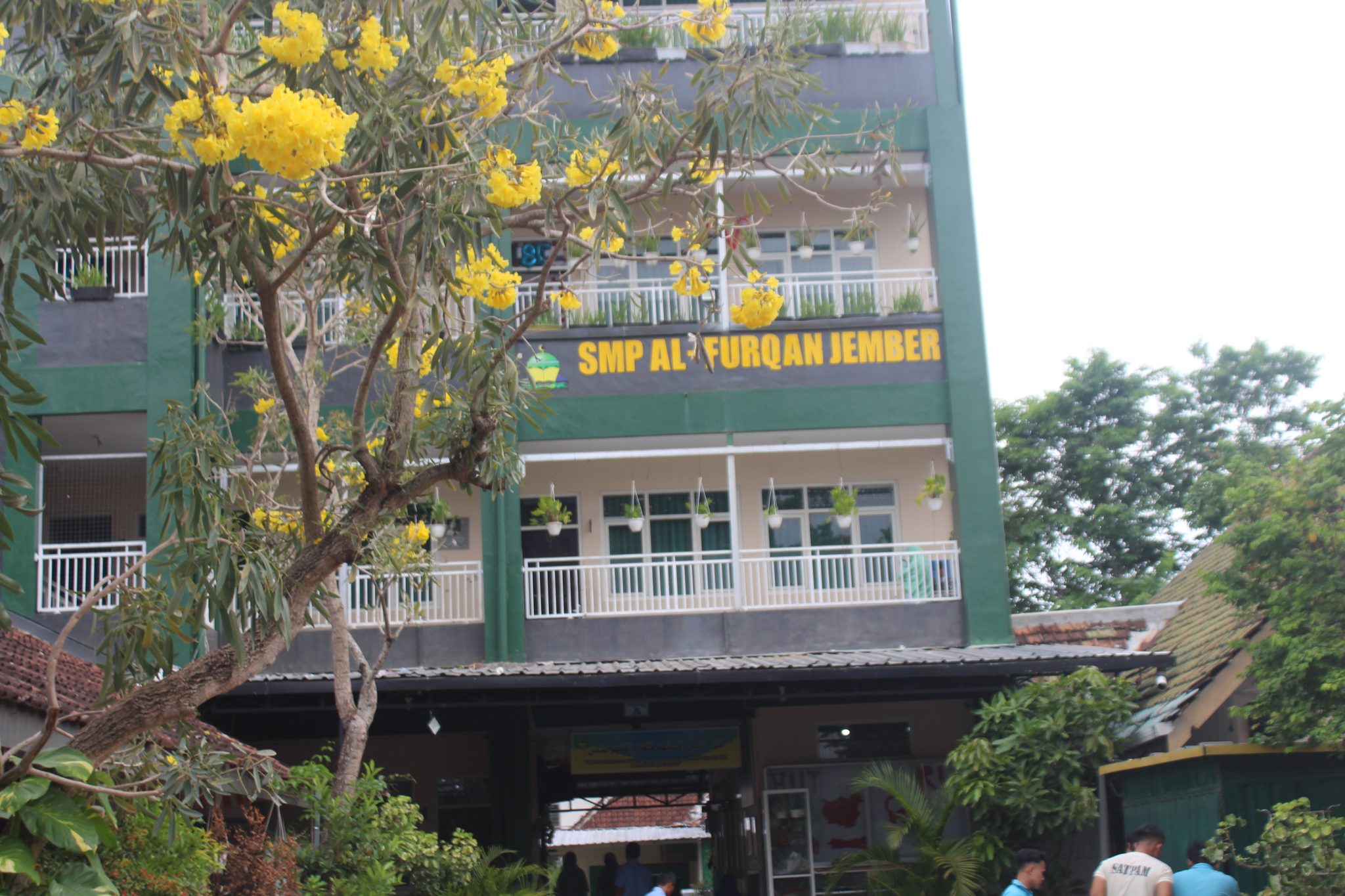 SMP Al-Furqan Building
